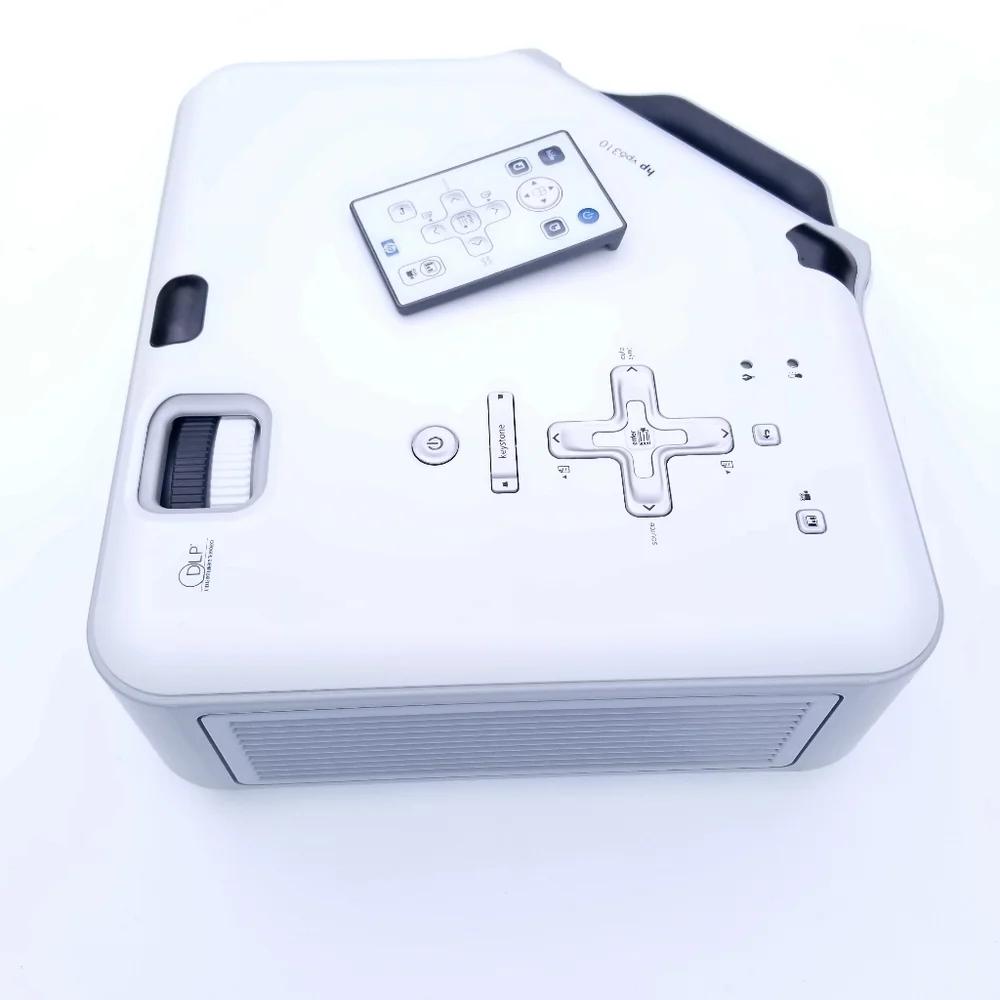 Digital Multimedia DLP Projector w/DVI, VGA, USB & Speaker - 800x600, 1600 Lumen